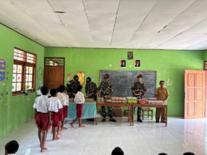 Wawasan Kebangsaan dan Kepedulian Satgas Pamtas Hadir di Desa Tubu