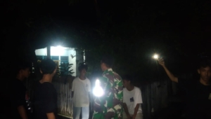 Patroli Malam Babinsa Hu’u Perkuat Keamanan Warga