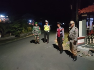 Patroli Gabungan Tiga Pilar Tingkatkan Keamanan di Kecamatan Sawan