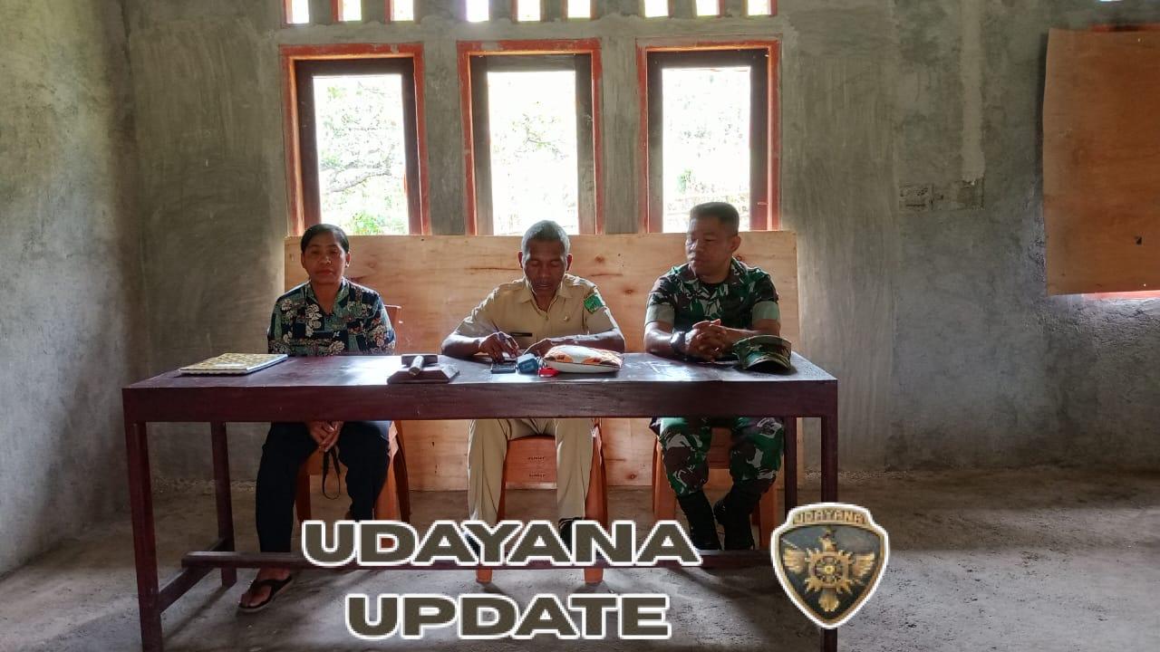 Sertu Dominikus Noy Kawal Langsung Penyaluran BLT-DD Tahap 3 Tahun 2025 di Soa, Ngada