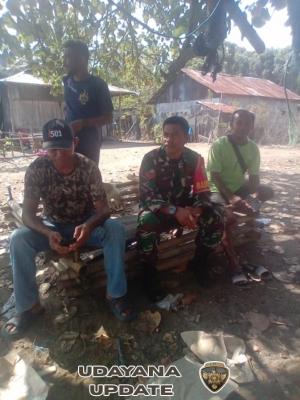 Babinsa Kodim 1602/Ende Laksanakan Komsos dan Pamwil di Desa Aewora