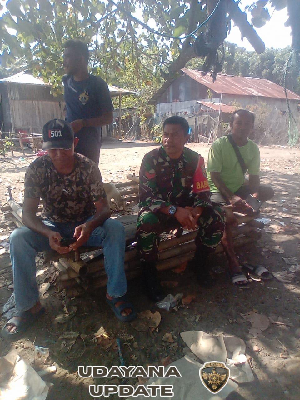 Babinsa Kodim 1602/Ende Laksanakan Komsos dan Pamwil di Desa Aewora