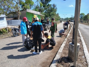 Babinsa Koramil 03/Katikutana Wujudkan Kemanunggalan Lewat Karya Bakti