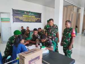 Babinsa Kodim 1602/Ende Aktif Dukung Kegiatan Donor Darah HUT ke-80 TNI