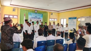 TNI Dukung Pemerintahan Desa, Danramil 1630-02/Lembor Ikuti Pengukuhan Kepala Desa dan BPD Lembor Selatan