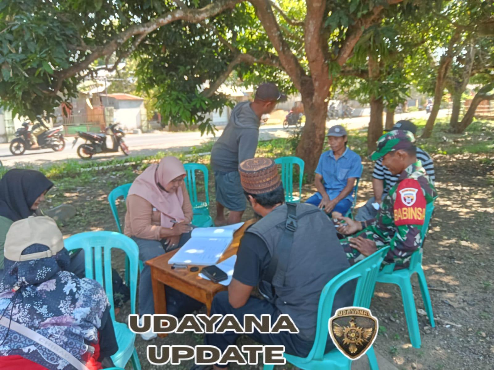 Dukung Ketahanan Pangan, Babinsa Koramil 1628-01/Taliwang Kawal Vaksinasi Hewan Ternak