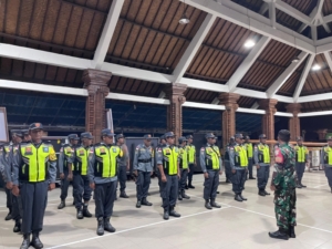 Tingkatkan Kesiapsiagaan Bencana, Babinsa Ayunan Beri Pembinaan Linmas Desa