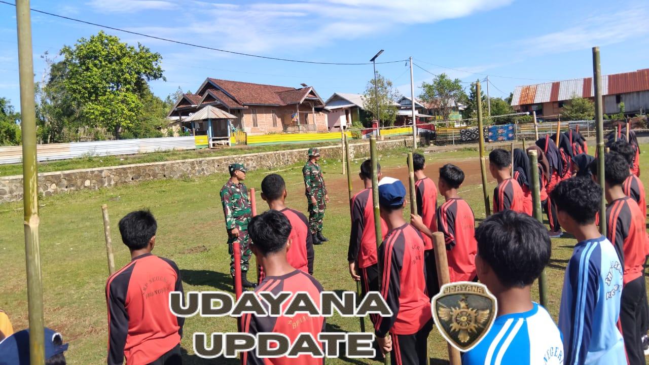 Tingkatkan Kedisiplinan, Babinsa Taliwang Bimbing PBB di SMP Negeri Rarak Ronges