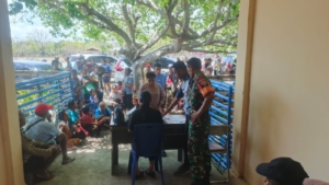 422 KK di Haharu Terima Bansos, Babinsa Kawal Penyaluran Tepat Sasaran