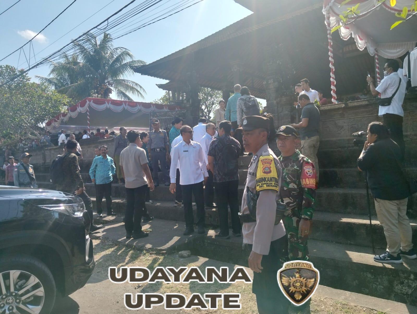 Babinsa 1623-04/Sidemen monitoring kegiatan Aksi Sosial Tim Penggerak PKK Provinsi Bali.