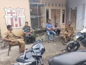 Serka Hermansyah dan Lurah Karijawa Sambangi Warga Lingkungan Rato