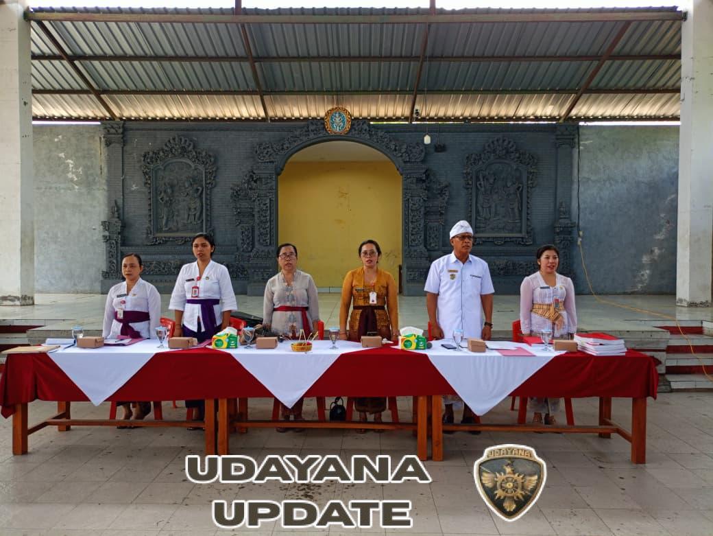 Babinsa Serka M. Toha dan Bhabinkamtibmas Aipda Gede Winarta Dampingi Desa Banjarasem dalam Evaluasi Lomba Desa 2025