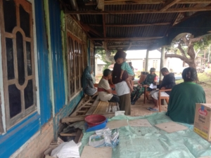 Babinsa Wolowaru Ajak Warga Waturaka Jaga Kamtibmas dan Kebersihan Lingkungan