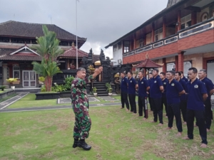 Sertu I Gede Suantara Latih Disiplin dan Kekompakan Warga Lapas Lewat Lomba Baris-Berbaris