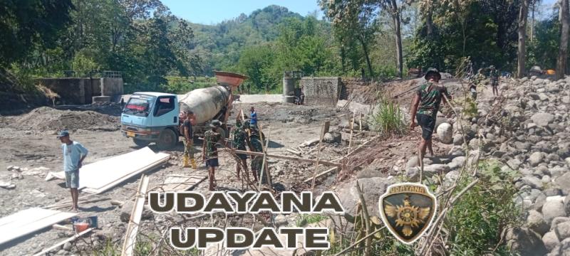 Satgas TMMD Kodim 1625/Ngada Bahu-Membahu Laksanakan Pengecoran Sayap Bendungan di Riung Barat