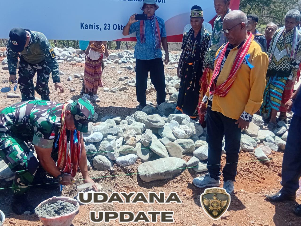 Dandim Kadek Abriawan Resmikan Awal Pembangunan SMPN Oepoli