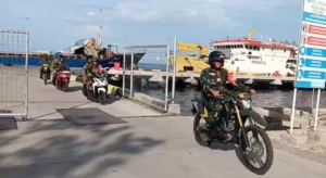 Kolaborasi TNI dan Generasi Muda: Kodim Sikka dan Komcad Patroli Bersama Amankan Pelabuhan Maumere
