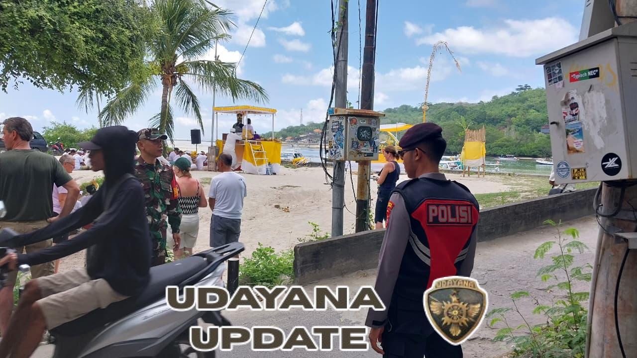 Hadir Di Tengah Warga, Babinsa Koramil Nusa Penida Kawal Melasti