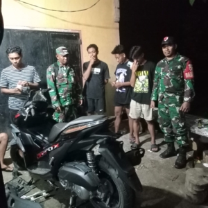 ‎TNI Koramil Ropang Aktif Lakukan Patroli Malam Wujudkan Wilayah Aman dan Kondusif