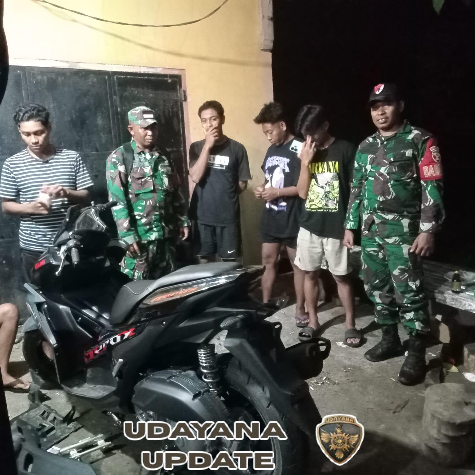 TNI Koramil Ropang Aktif Lakukan Patroli Malam Wujudkan Wilayah Aman dan Kondusif