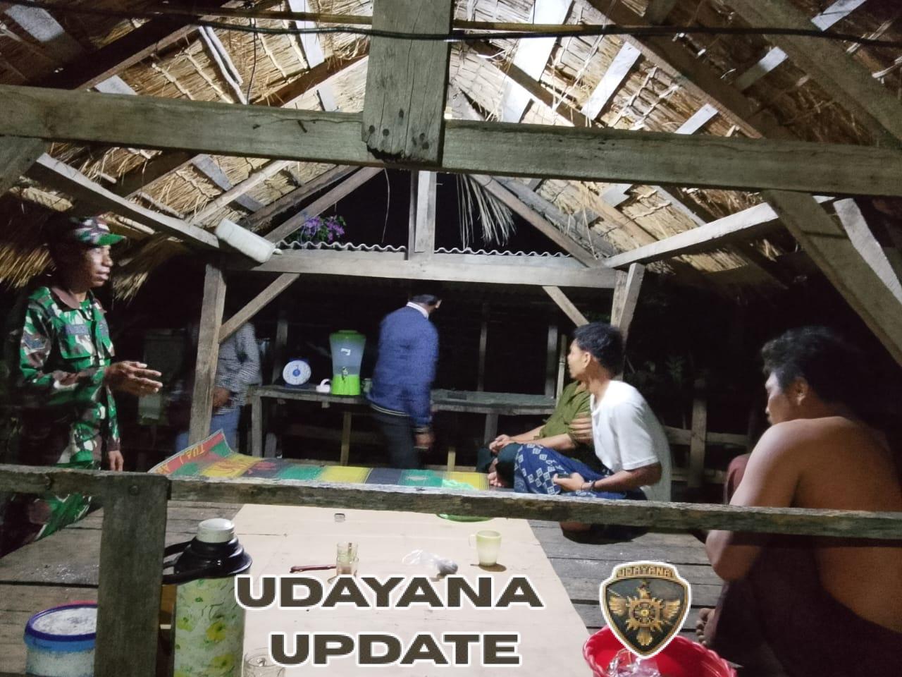 Wujud Kepedulian Babinsa, Amankan Malam di Desa Nangakara