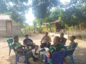 Babinsa Koptu Mohammad Samin Intensifkan Komsos dan Pamwil di Desa Rangalaka