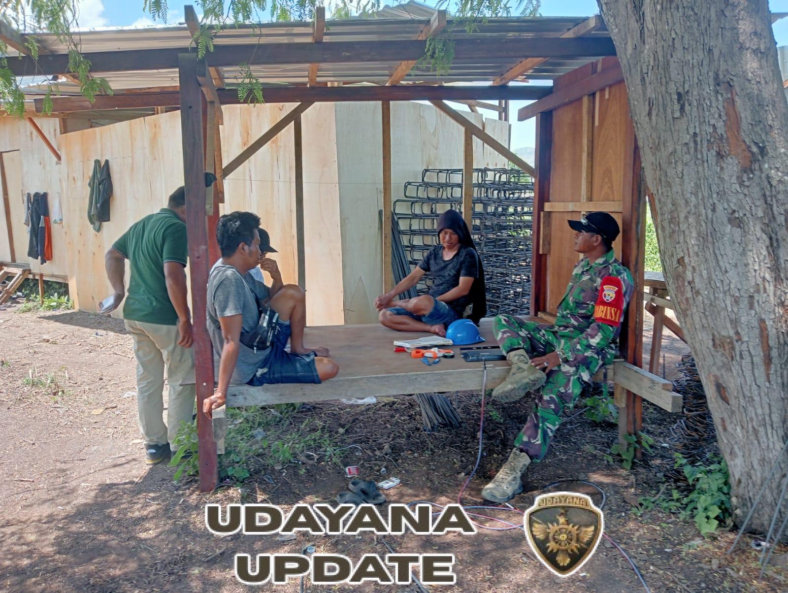 Sertu Ismail Pererat Silaturahmi Lewat Komsos di Desa Beru