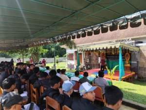 Babinsa Taro Ajak Generasi Muda SMK Negeri 2 Tegallalang Tingkatkan Disiplin dan Prestasi