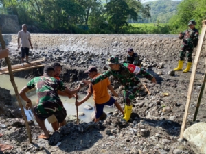 Letkol Inf. Imam Subekti Lakukan Pengawasan Progres TMMD ke-126 di Riung Barat`