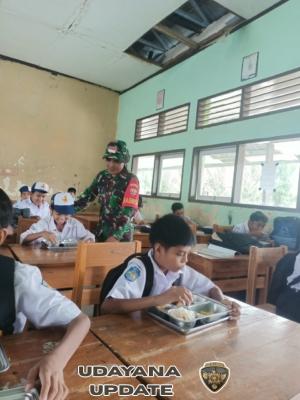 Sinergi Babinsa dan Sekolah Wujudkan Anak Sekolah Sehat dan Cerdas di Seteluk