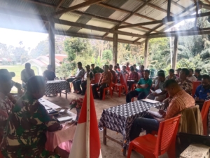 Babinsa Koramil Maurole Hadiri MUSRENBANGDES, Dorong Pembangunan Desa Je’o Du’a