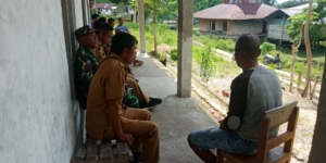 Tingkatkan Kamtibmas, Babinsa Koramil 01/Loli Gelar Komsos di Tanarighu