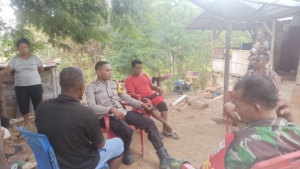 Babinsa Koramil Maurole Gelar Pamwil dan Komsos di Dusun Sokolago
