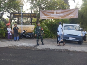 Babinsa Blahbatuh Turut Amankan Tradisi Adat Malegia 123 Sawe