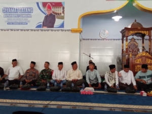 ‎TNI Perekat Umat: Batuud dan Babinsa Koramil 1607-03/Ropang Dukung Peringatan Maulid Nabi Muhammad SAW