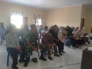 Sinergi Babinsa dan Pemerintah Kelurahan Sukseskan Rapat Muskelsus DTSEN di Telaga Bertong