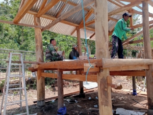 Wujud Nyata Kepedulian TNI, Babinsa Desa Beru Rutin Patroli dan Sapa Warga