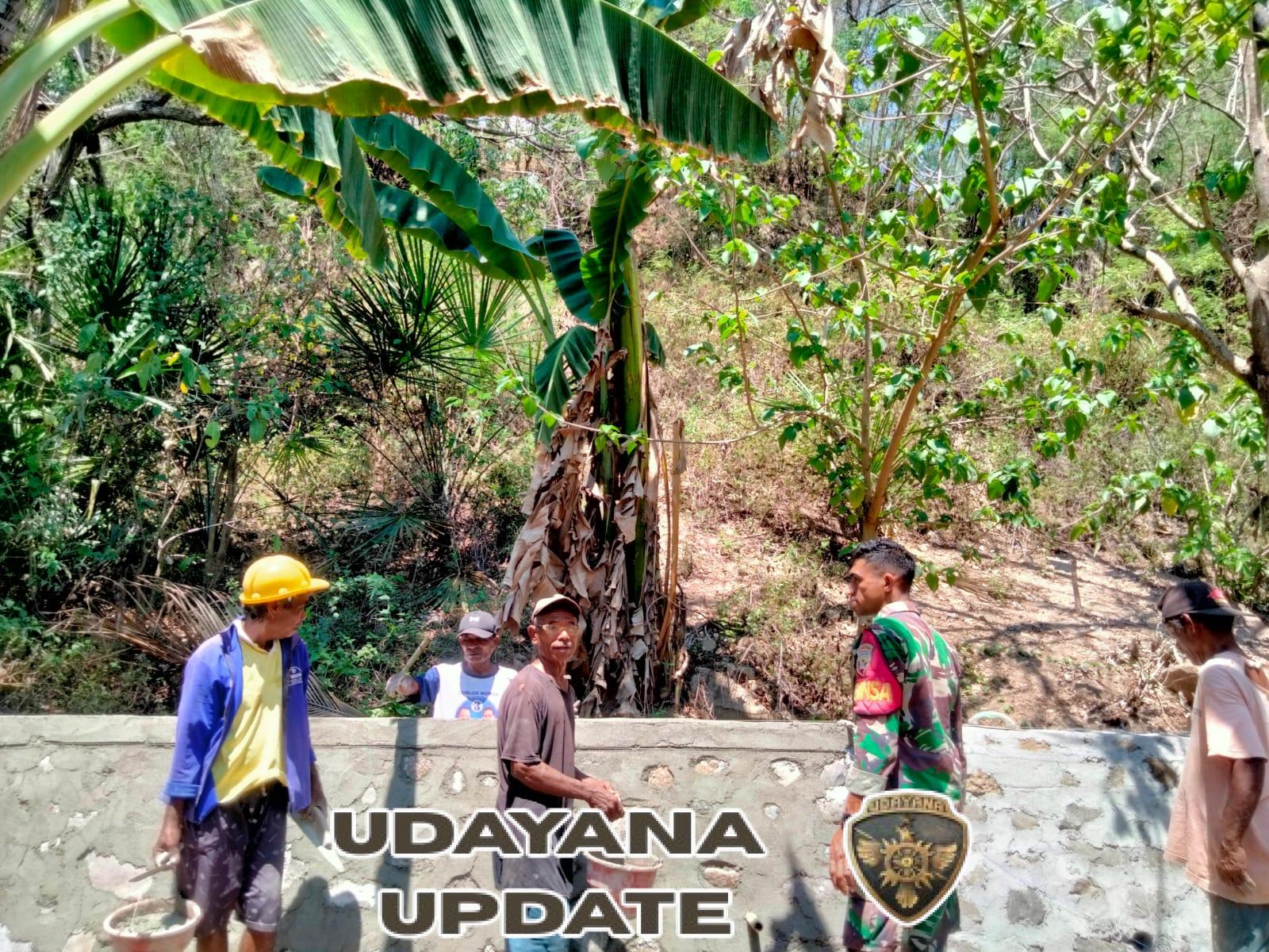 Babinsa Maurole Aktif Jalin Komsos dan Pamwil Bersama Warga Desa Woloau