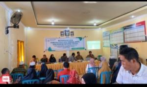 Wujudkan Data Akurat, Babinsa Dukung Pemutakhiran DTSEN di Desa Air Suning