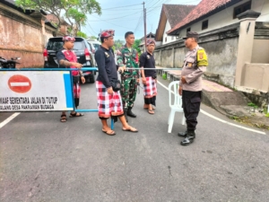 Gelar Pengamanan Ngaben, Babinsa Semarapura Kauh Kuatkan Kemanunggalan