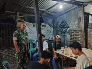‎Babinsa Dorong Pemuda Aktif Berkoordinasi Jaga Keamanan Wilayah