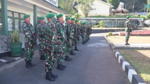 Prajurit Kodim 1625/Ngada Ikuti Upacara 17-an, Dandim Ajak Tingkatkan Profesionalisme