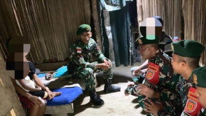 Warga Serahkan Senjata Springfield ke Pos Motamasin, Bukti Kepercayaan pada Satgas Yonarmed 12 Kostrad