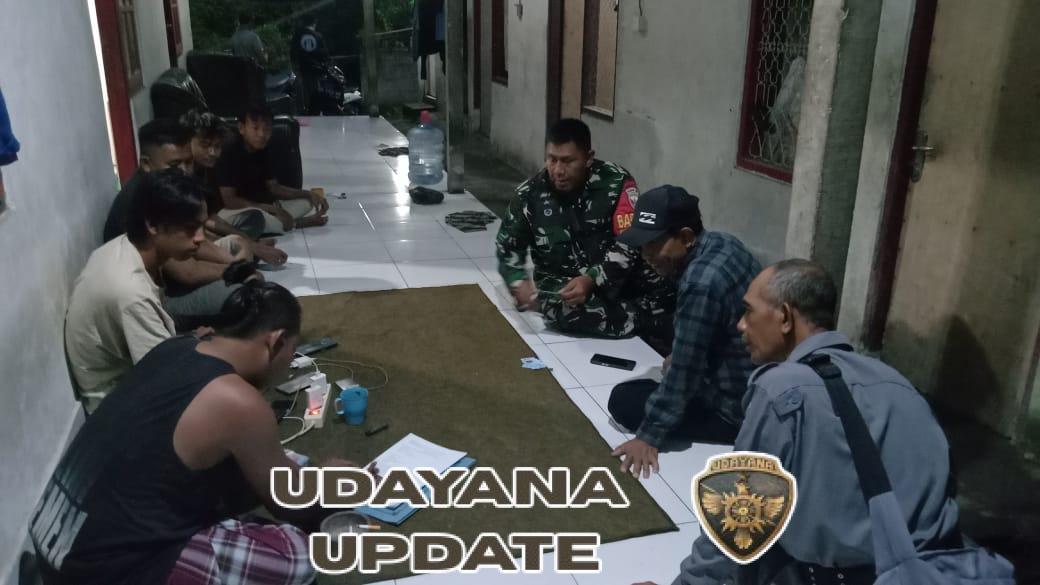Aparat gabungan Di Desa Akah Gelar Patroli Dan Sidak DuktangAparat gabungan Di Desa Akah Gelar Patroli Dan Sidak Duktang