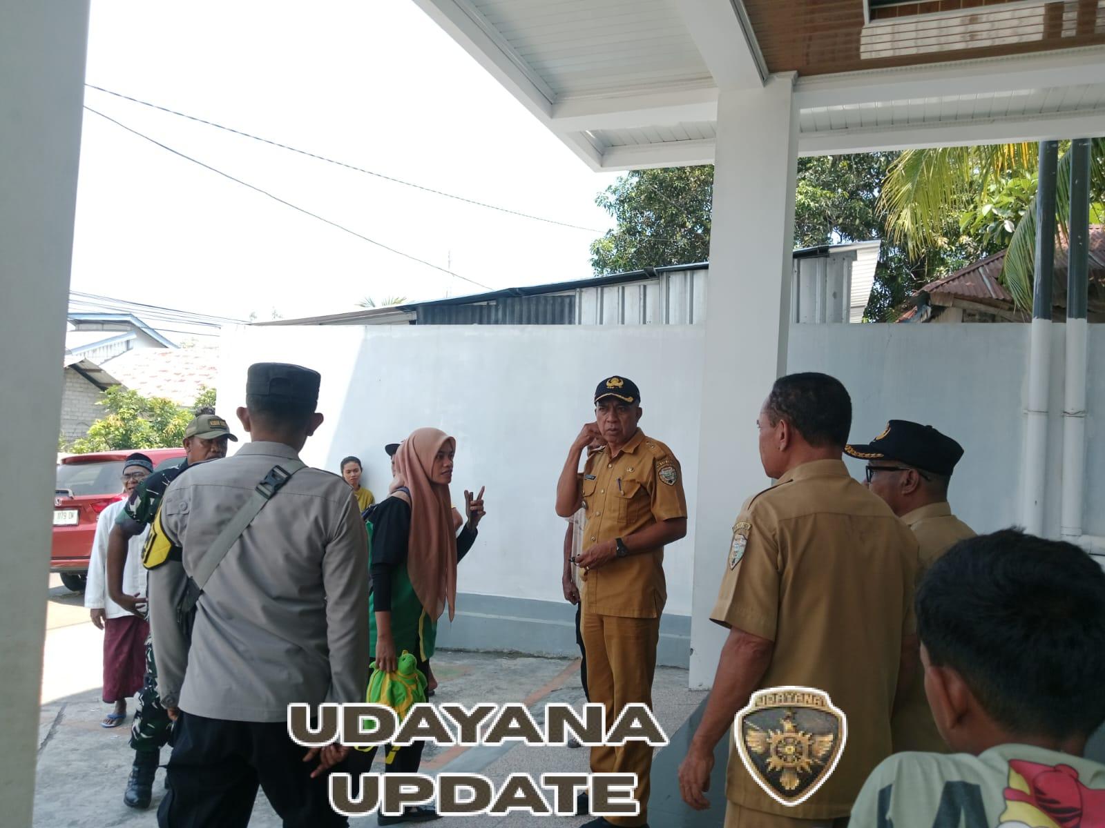 Babinsa Kodim 1602/Ende Laksanakan Komsos dan Pamwil, Warga Sambut Antusias