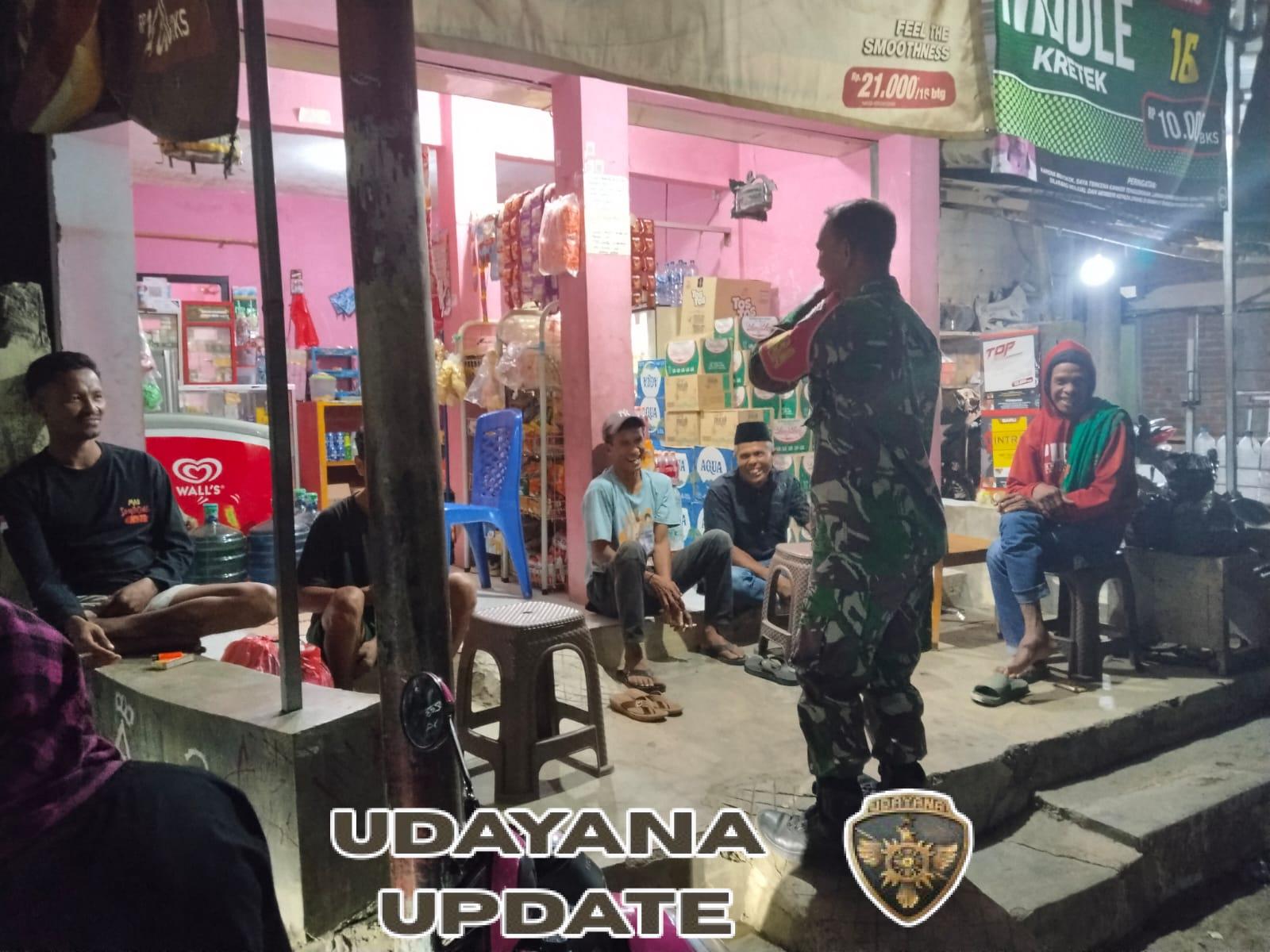 Ronda Malam Babinsa Desa Bolo Himbau Warga Jaga Kamtibmas dan Pergaulan Anak Muda