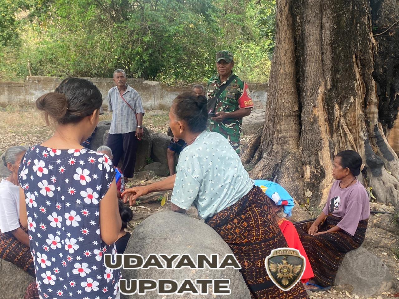 Babinsa Koramil Maurole Tingkatkan Kamtibmas Lewat Pamwil dan Komsos di Desa Tou