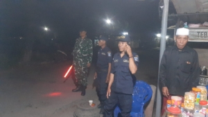 Tingkatkan Keamanan Koramil 05/Janapria Gelar Patroli di Wilayah Binaan