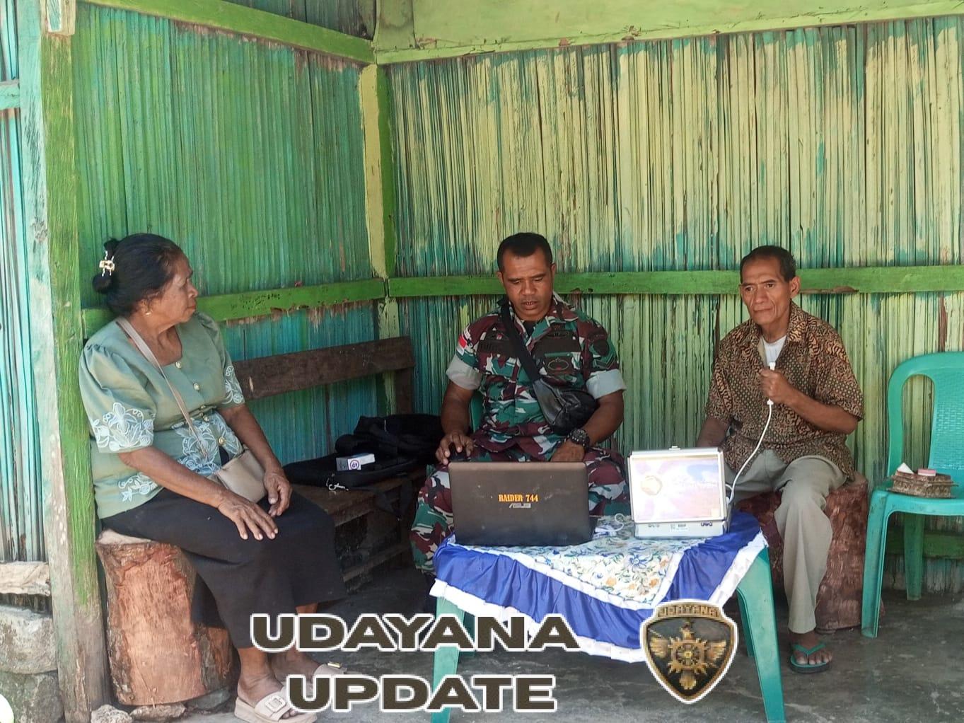 Anjangsana Kerumah Warga, Anggota Satgaster Pos Halibete II Berikan Layanan Pemeriksaan Kesehatan Gratis