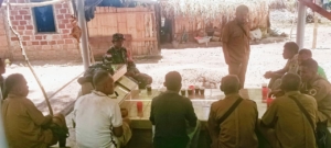 Babinsa Naikliu dan Aparat Desa Binafun Tingkatkan Koordinasi Wilayah